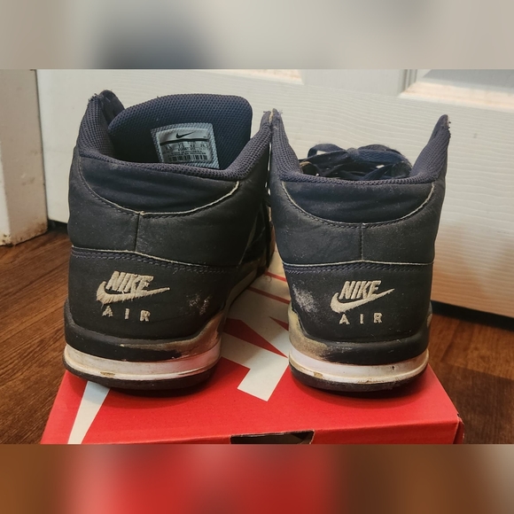 Nike Air Flight - Picture 2 of 4